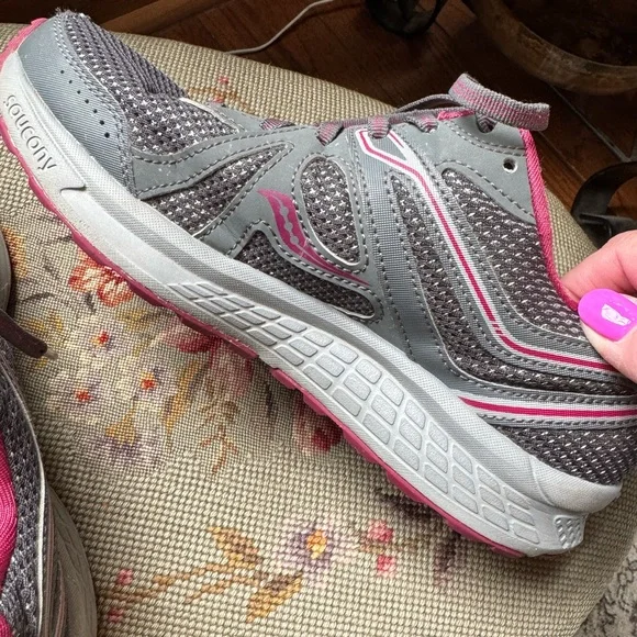 Saucony Cohesion Grid Women's Gray and magenta Running Shoes Sz 7.5W, pre owned - Picture 5 of 11